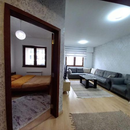 Two Rooms And Kitchen, Bathroom With Balcony Apartment Скопье Экстерьер фото