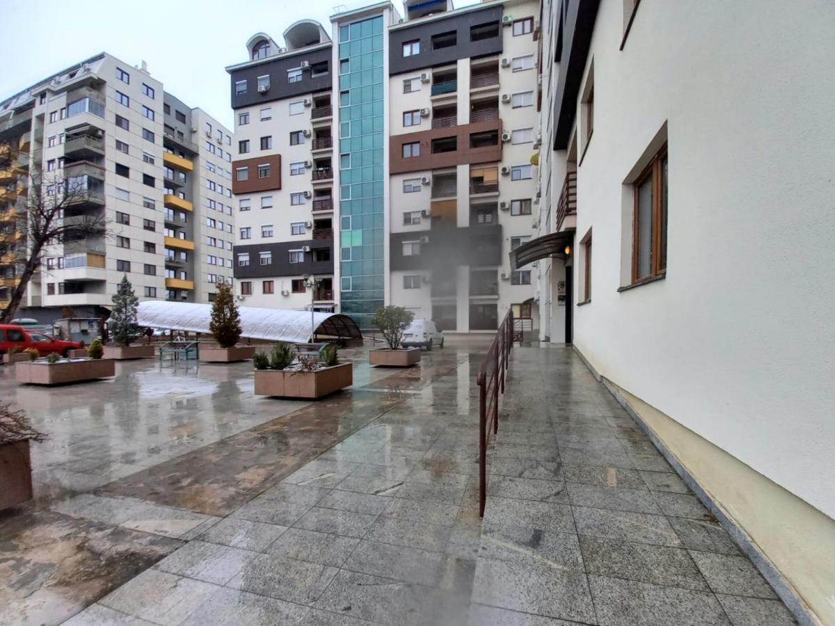 Two Rooms And Kitchen, Bathroom With Balcony Apartment Скопье Экстерьер фото